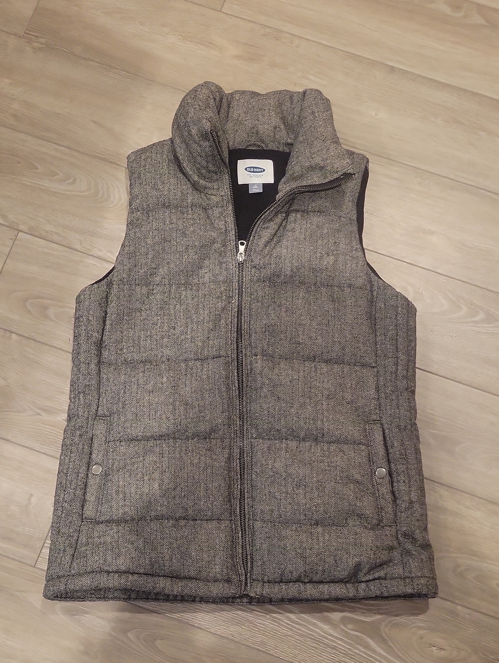 Old Navy Charcoal Quilted Puffer Vest